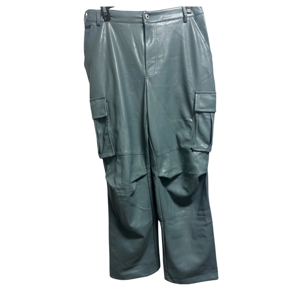 Gently used SM Avec Les Filles Stylish Women's Cargo Pants in Teal